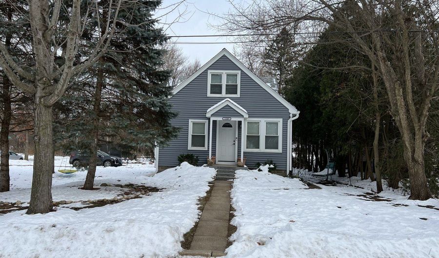 1205 Rattray Dr, Algonquin, IL 60102 - 3 Beds, 2 Bath