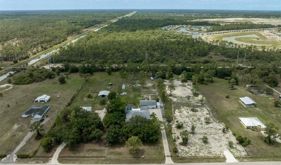 17900 Oak Creek Rd, Alva, FL 33920 - 5 Beds, 5 Bath