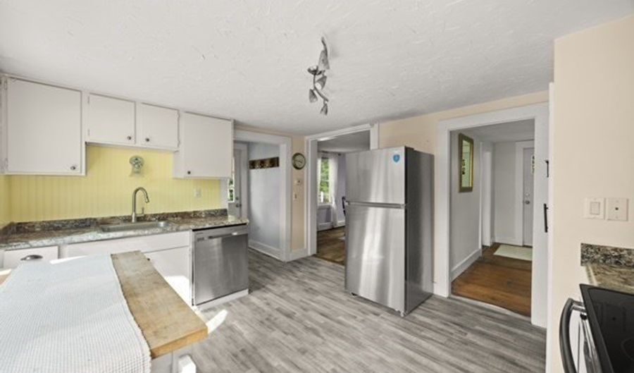 232 County Rd, Bourne, MA 02532 - 3 Beds, 2 Bath