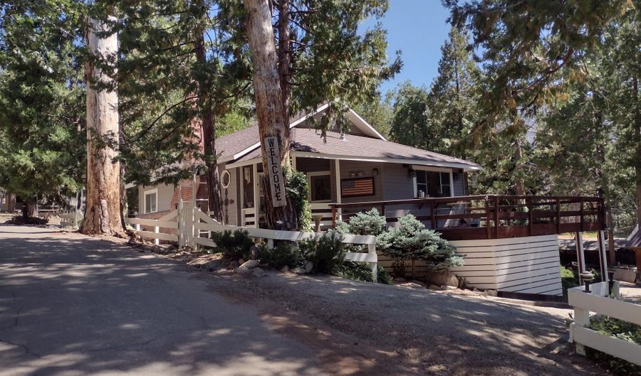606 Loop Dr, Camp Nelson, CA 93265 - 2 Beds, 2 Bath