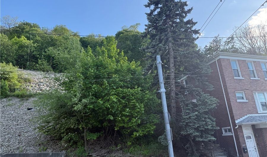 320 Arlington Ave, Airville, PA 15203 - 0 Beds, 0 Bath
