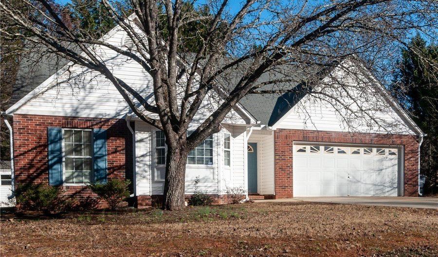 110 Trident Ct, Anderson, SC 29621 - 3 Beds, 2 Bath