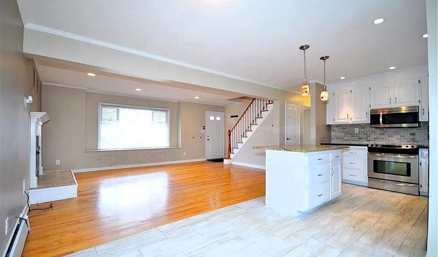 40 Mark St, Bristol, CT 06010 - 4 Beds, 2 Bath