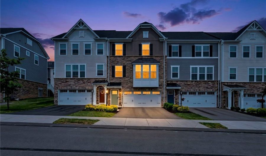 213 Cranesbill Dr, Adams Twp., PA 16046 - 3 Beds, 3 Bath