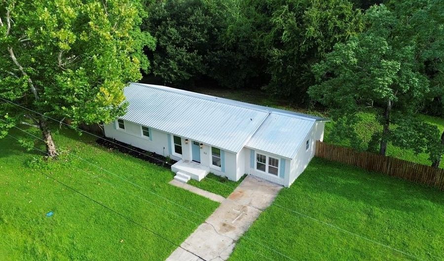 53 Bay Shore Dr, Apalachicola, FL 32320 - 3 Beds, 2 Bath