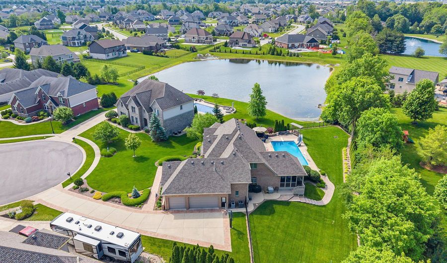 5874 Shallow Water Ln, Bargersville, IN 46106 - 4 Beds, 5 Bath