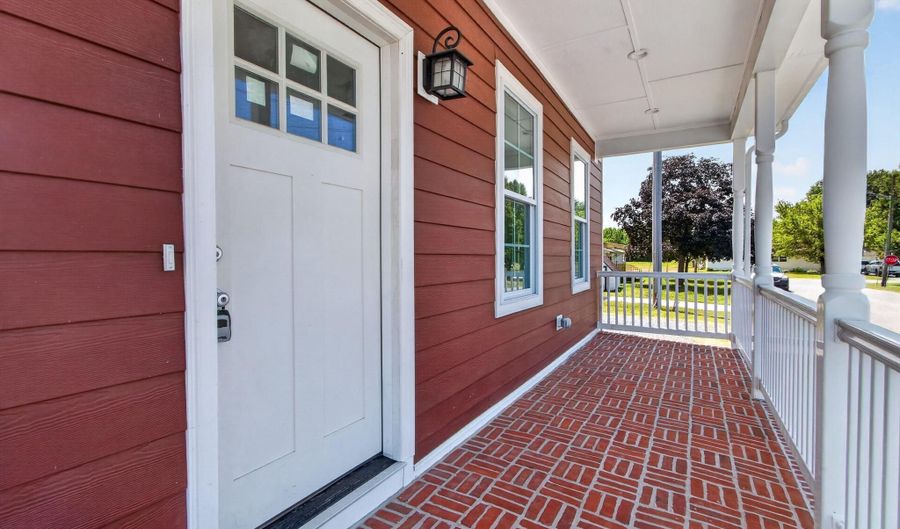 32 BROAD St, Greenwood, DE 19950 - 4 Beds, 3 Bath