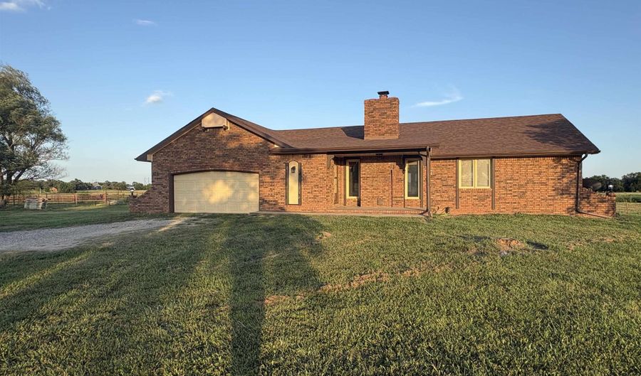 4457 SW 120th St, Augusta, KS 67010 - 2 Beds, 2 Bath