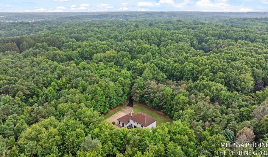 7770 Sudbury Ln SE, Ada, MI 49301 - 5 Beds, 3 Bath