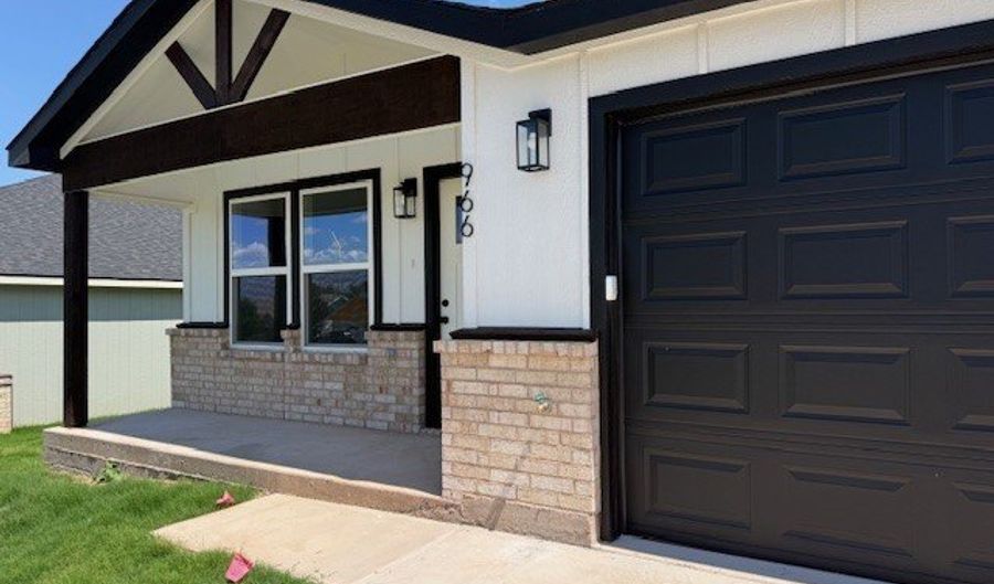 966 Minda St, Abilene, TX 79602 - 3 Beds, 2 Bath