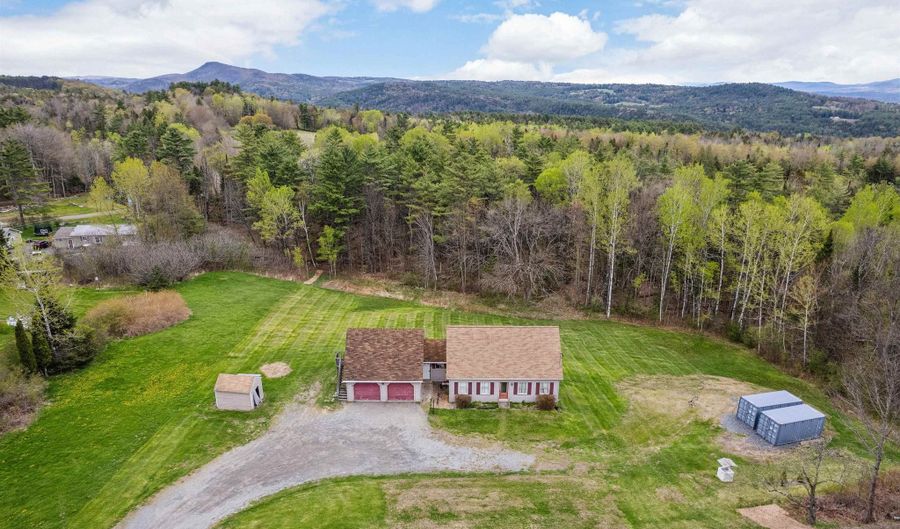 1738 South Rd, Bradford, VT 05033 - 3 Beds, 2 Bath