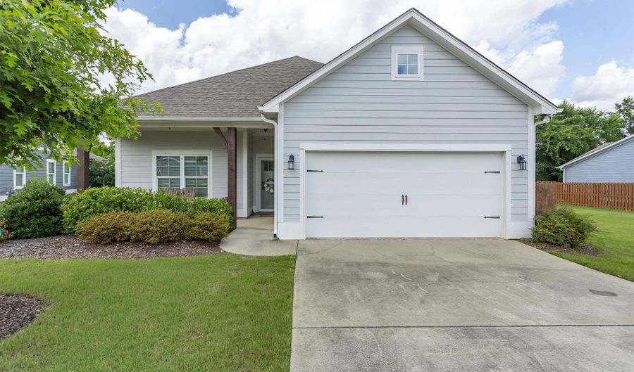 109 SHELBY FARMS Dr, Alabaster, AL 35007 - 3 Beds, 2 Bath