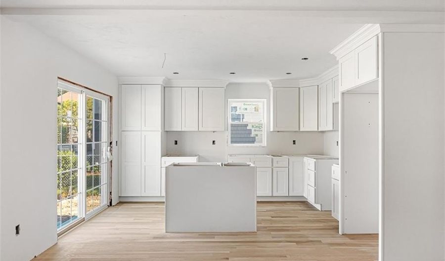 7 Kinsman St, Cumberland, RI 02864 - 3 Beds, 3 Bath