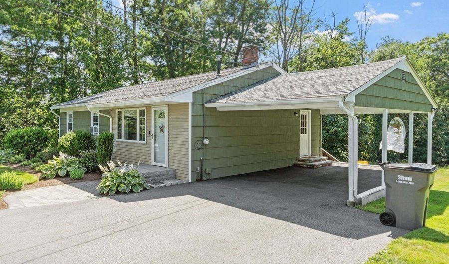 700 New Ipswich Rd, Ashby, MA 01431 - 3 Beds, 1 Bath