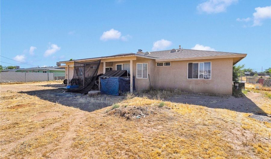 13475 Yakima, Apple Valley, CA 92308 - 4 Beds, 2 Bath