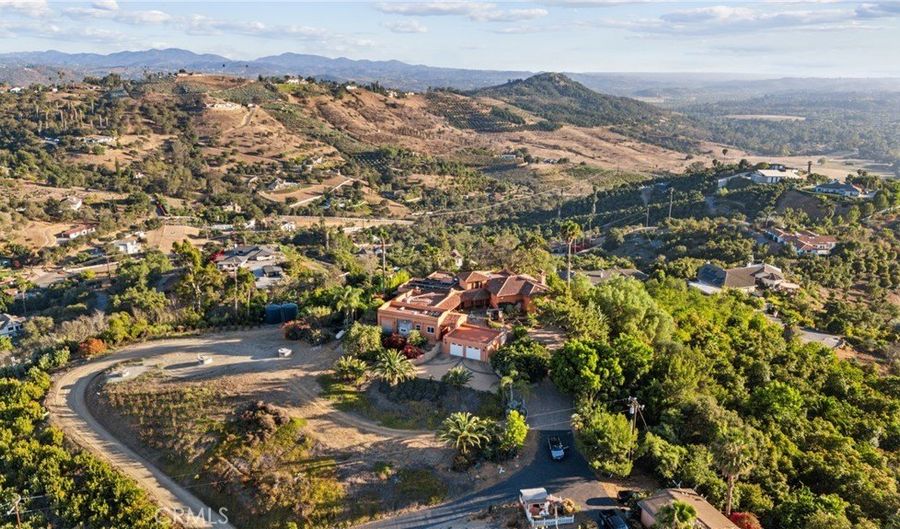 3838 Foxglove, Fallbrook, CA 92028 - 6 Beds, 7 Bath