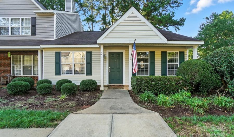 5911 Moose Ln, Charlotte, NC 28269 - 2 Beds, 2 Bath