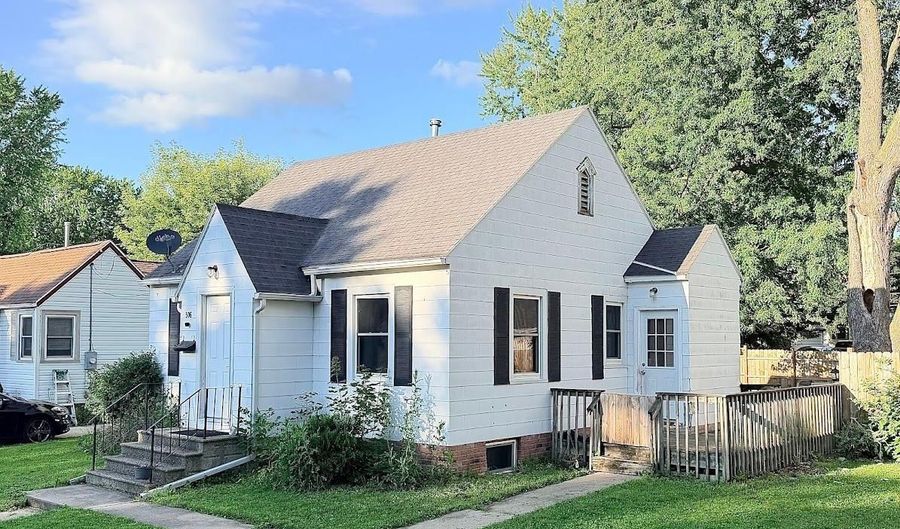 506 Saint Peter Ave, Albert Lea, MN 56007 - 2 Beds, 2 Bath