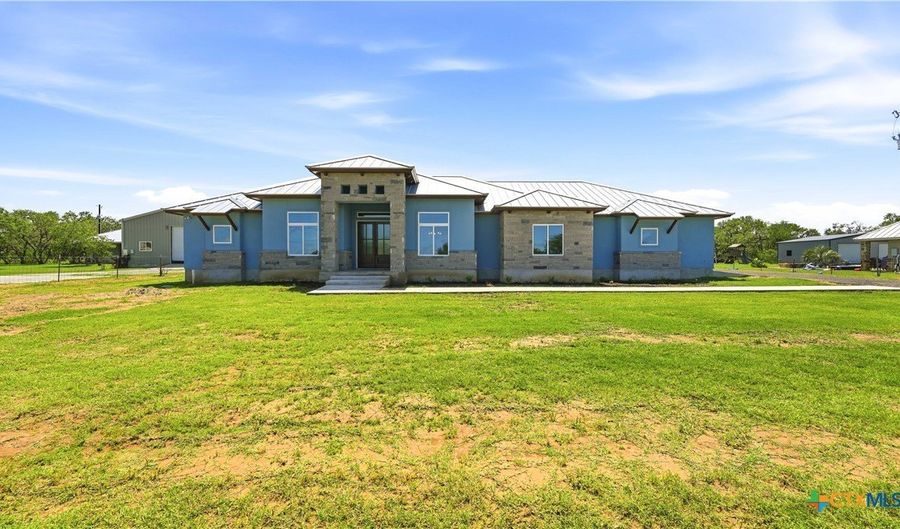 731 County Road 356, Adkins, TX 78101 - 3 Beds, 4 Bath