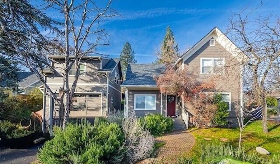 563 Rock - 152 Maple St, Ashland, OR 97520 - 6 Beds, 4 Bath