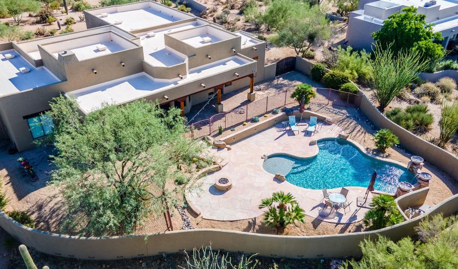 8930 E CAVE CREEK Rd, Carefree, AZ 85377 - 3 Beds, 4 Bath
