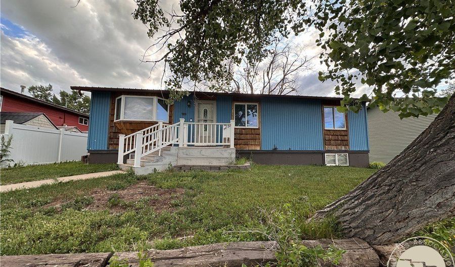 511 S 5th St W, Baker, MT 59313 - 4 Beds, 2 Bath