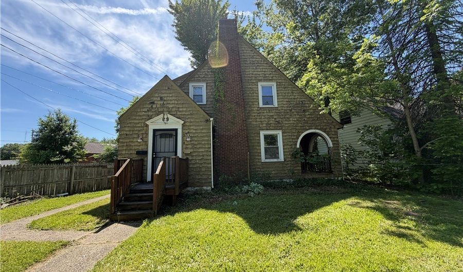 918 Frederick Blvd, Akron, OH 44320 - 3 Beds, 1 Bath