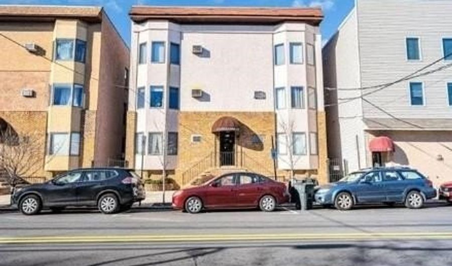 211-213 PROSPECT Ave, Bayonne, NJ 07002 - 1 Beds, 1 Bath