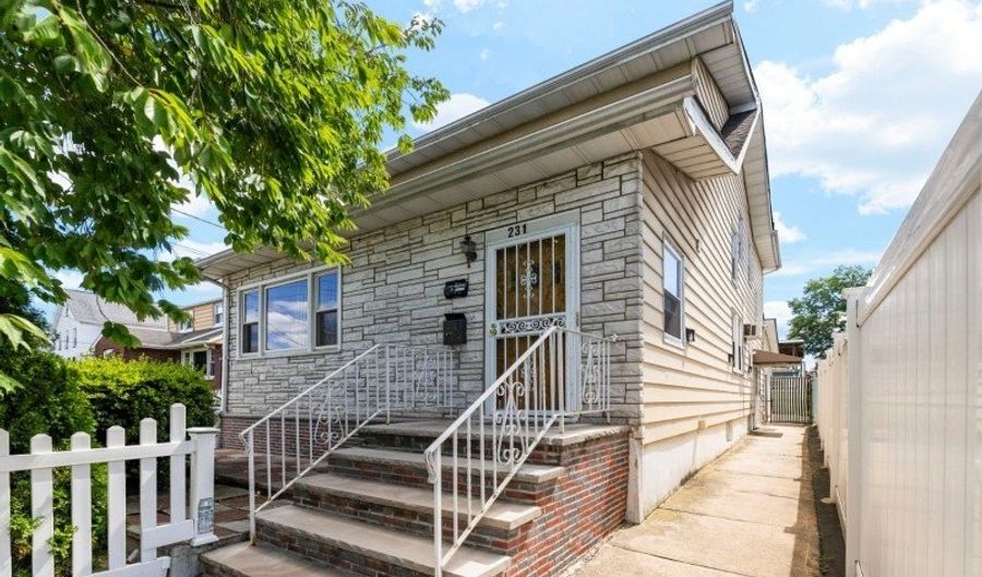 229 Brighton Ave, Belleville, NJ 07109 - 5 Beds, 3 Bath