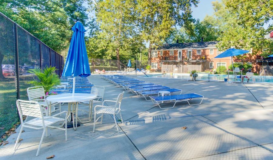 2707 S WALTER REED Dr S A, Arlington, VA 22206 - 2 Beds, 1 Bath