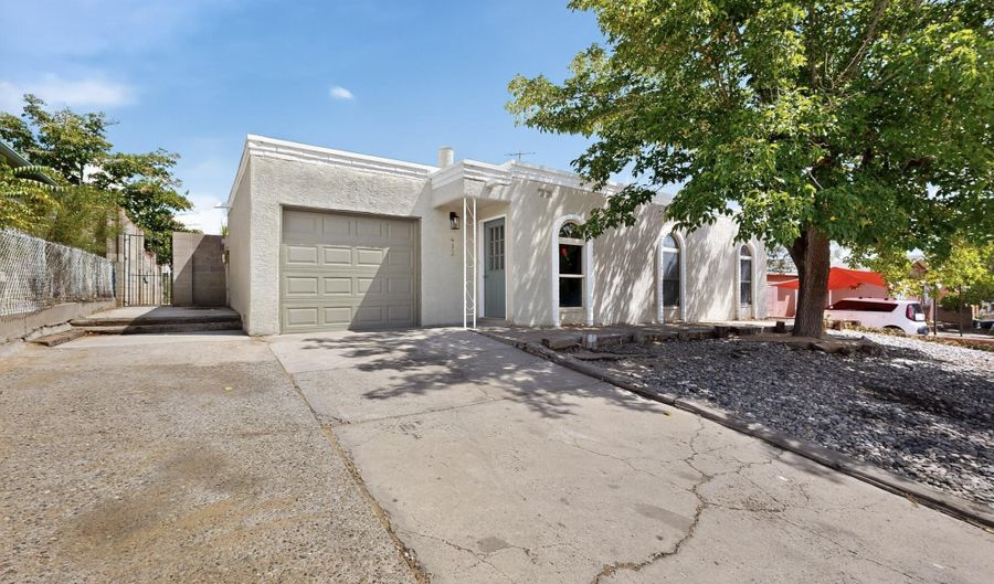 412 SESAME St SW, Albuquerque, NM 87121 - 3 Beds, 2 Bath