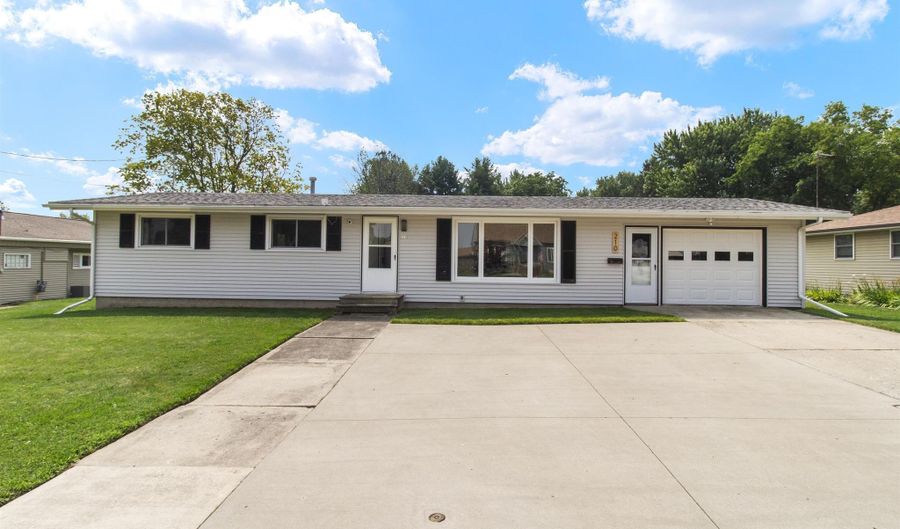 210 E GREENFIELD Ave, Algoma, WI 54201 - 3 Beds, 2 Bath