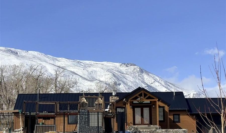 409 Tolman Rd, Clark, WY 82435 - 3 Beds, 2 Bath
