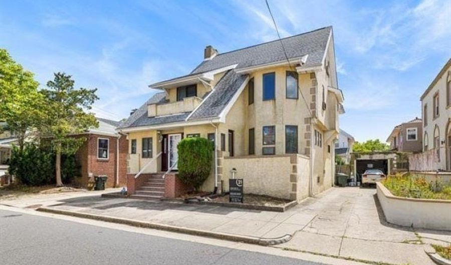 12 N Tallahassee Ave, Atlantic City, NJ 08401 - 5 Beds, 4 Bath