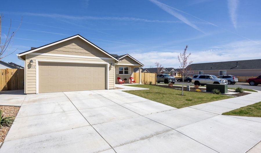 3306 NW 9th Ln, Redmond, OR 97756 - 3 Beds, 2 Bath