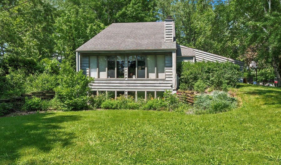 27050 W Wilmot Rd, Antioch, IL 60002 - 4 Beds, 3 Bath