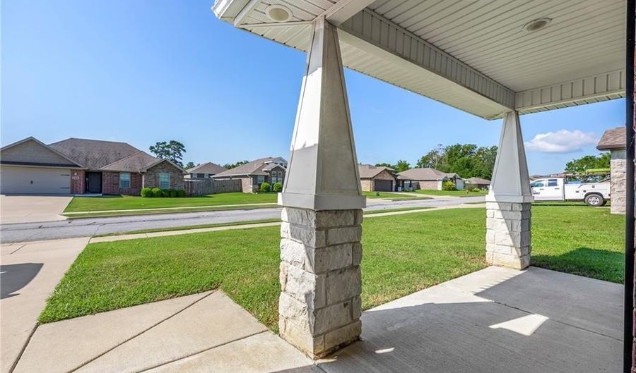 812 NW 64th Ave, Bentonville, AR 72713 - 3 Beds, 2 Bath