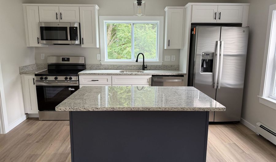 27 Washington St, Ashland, NH 03217 - 3 Beds, 1 Bath