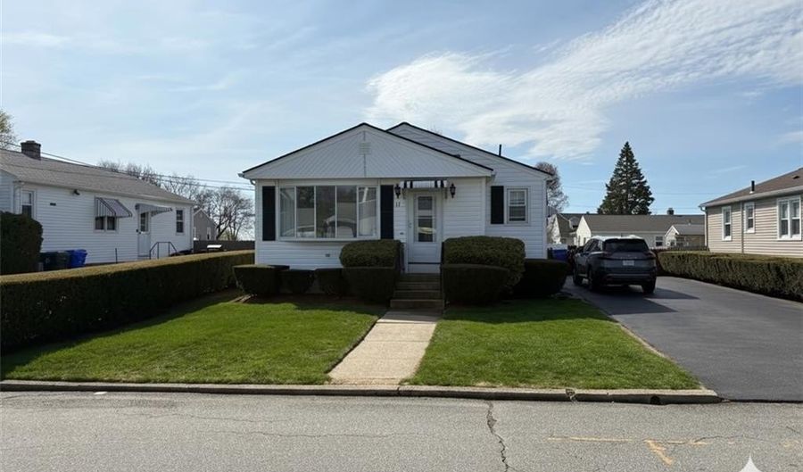 11 Coes St, North Providence, RI 02904 - 3 Beds, 1 Bath