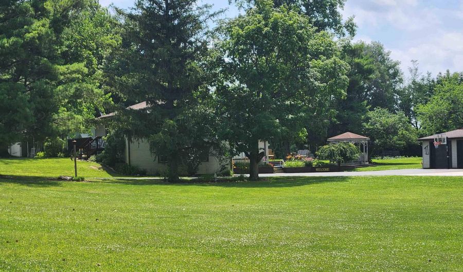 11029 Arcola Rd, Arcola, IN 46704 - 4 Beds, 2 Bath