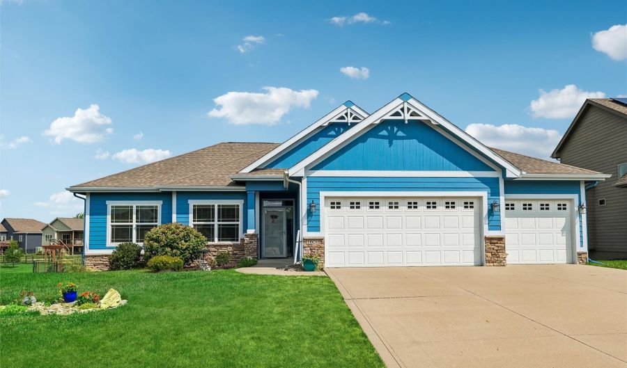 1634 NW Reinhart Dr, Ankeny, IA 50023 - 4 Beds, 3 Bath