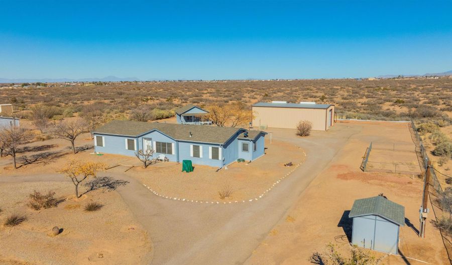 13 Hobo Ln, Alamogordo, NM 88310 - 4 Beds, 3 Bath