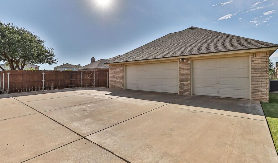 1216 15th St, Wolfforth, TX 79382 - 4 Beds, 3 Bath