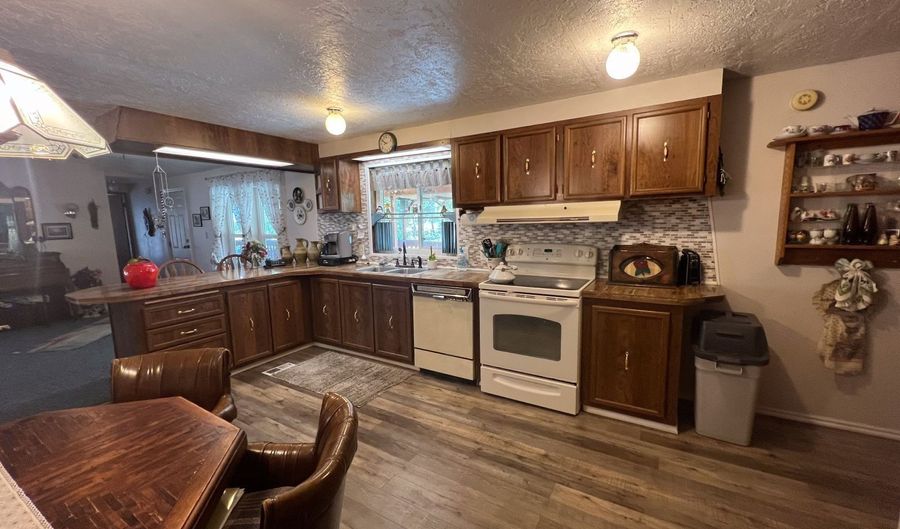 5113 Victory Blvd, Elko, NV 89801 - 2 Beds, 3 Bath