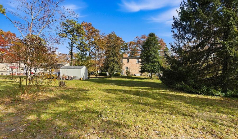 247 Serpentine Dr, Bayville, NJ 08721 - 3 Beds, 2 Bath