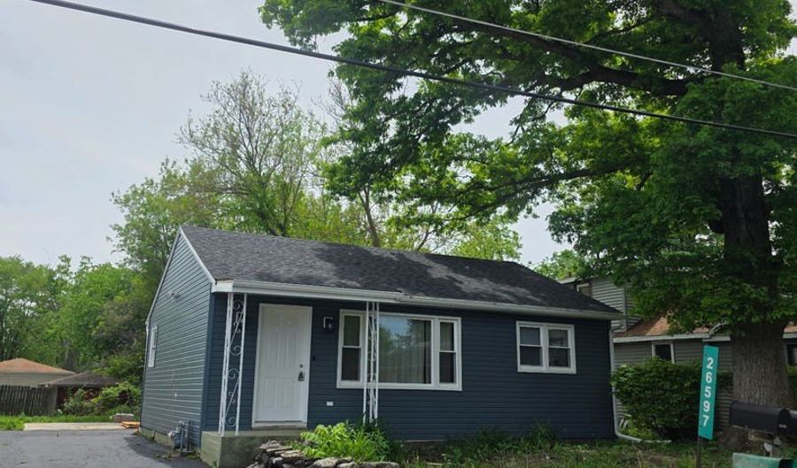 26597 W Maple St, Antioch, IL 60002 - 2 Beds, 1 Bath