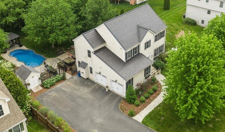 83 Pleasant St, Ayer, MA 01432 - 4 Beds, 3 Bath