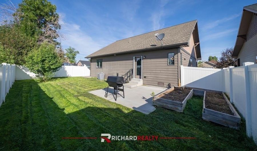 2924 Fuelie Ave, Cody, WY 82414 - 3 Beds, 2 Bath