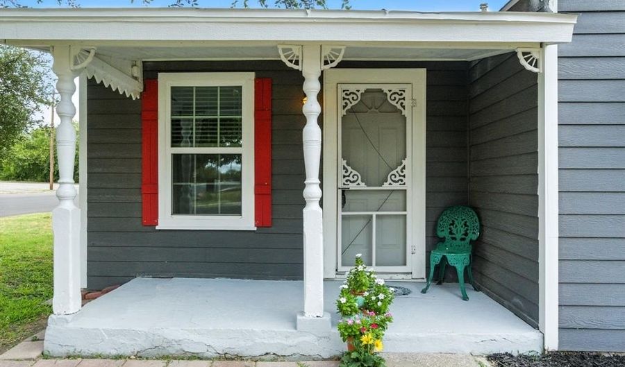 714 N Walnut St, Weatherford, TX 76086 - 2 Beds, 1 Bath