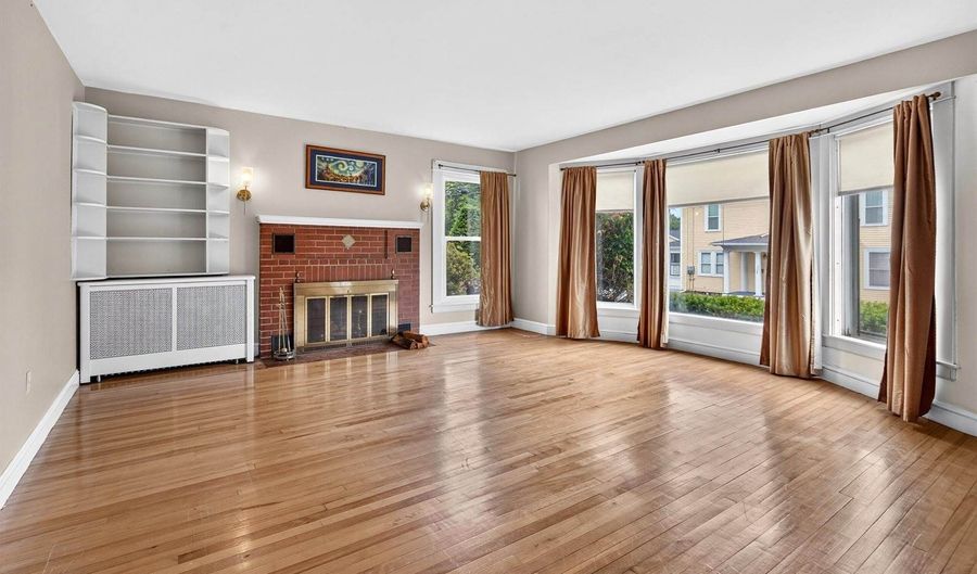 420 French St, Bangor, ME 04401 - 4 Beds, 3 Bath